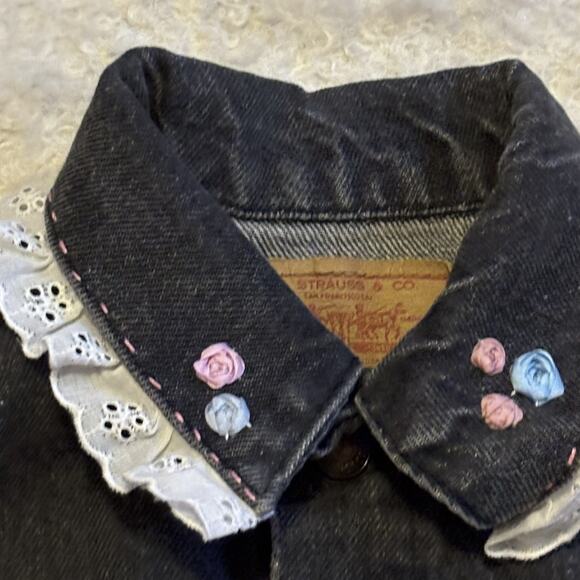 Vintage Levis Girls 12 Made In USA Black Denim Jacket Embroidered Floral Ruffle - Picture 4 of 8